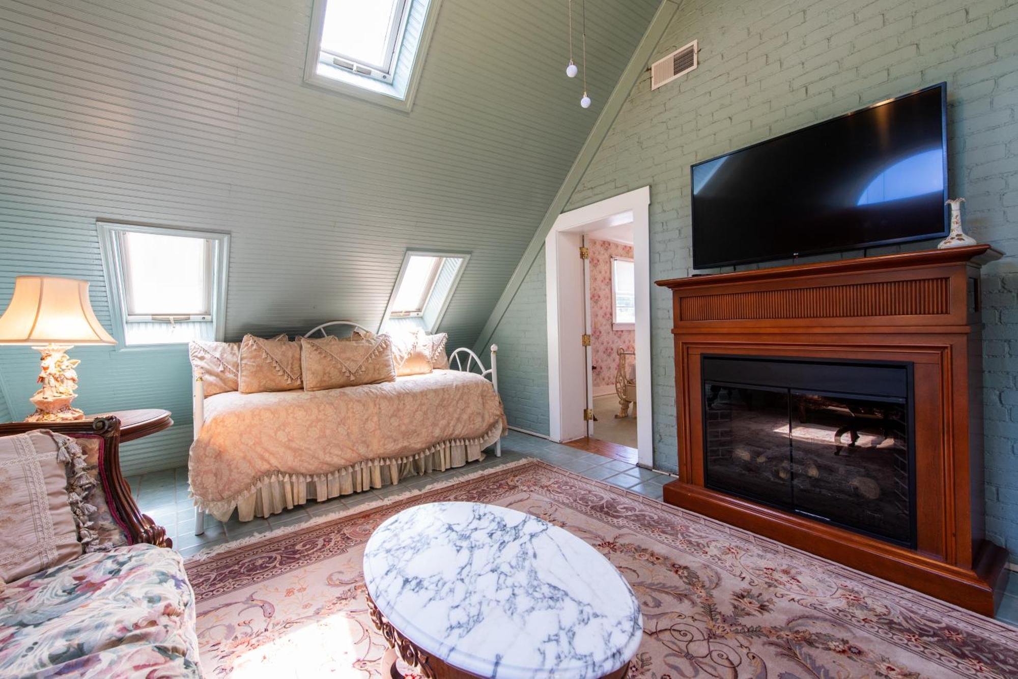 Central Park Bed & Breakfast Луисвилл Номер фото